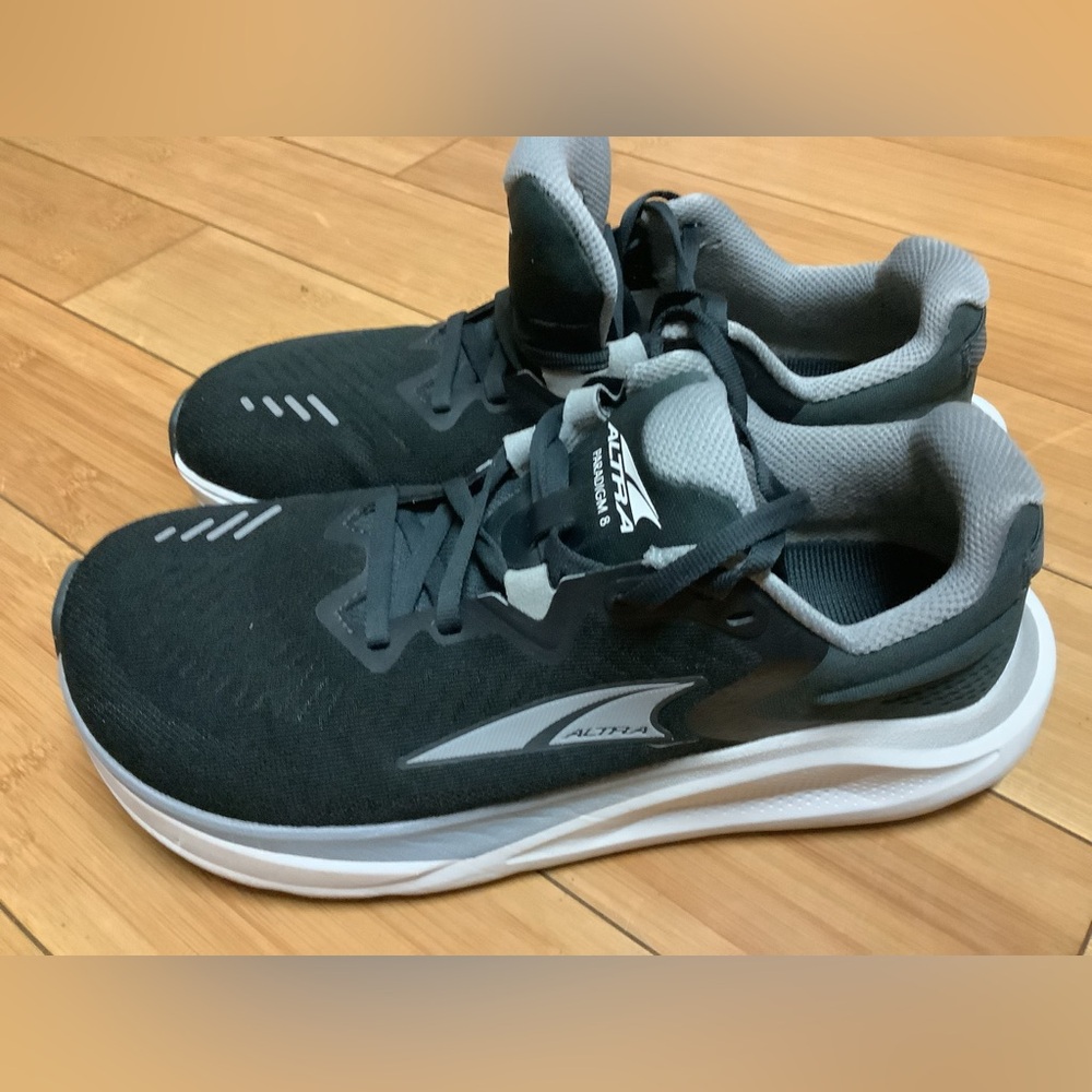 Women’s Altra Paradigm 8 running shoe women’s Size 9